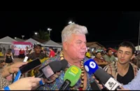 ‘A paçoca é uma delícia!’, comenta Milton Cunha no Maior Arraial da Amazônia em Roraima