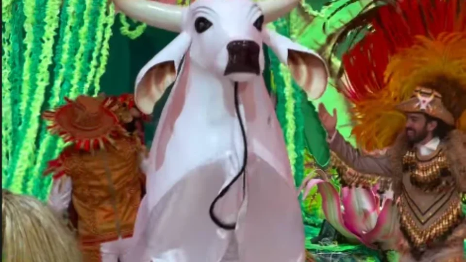 Garantido celebra o respeito e o sangue ancestral no Bumbódromo na 2ª noite