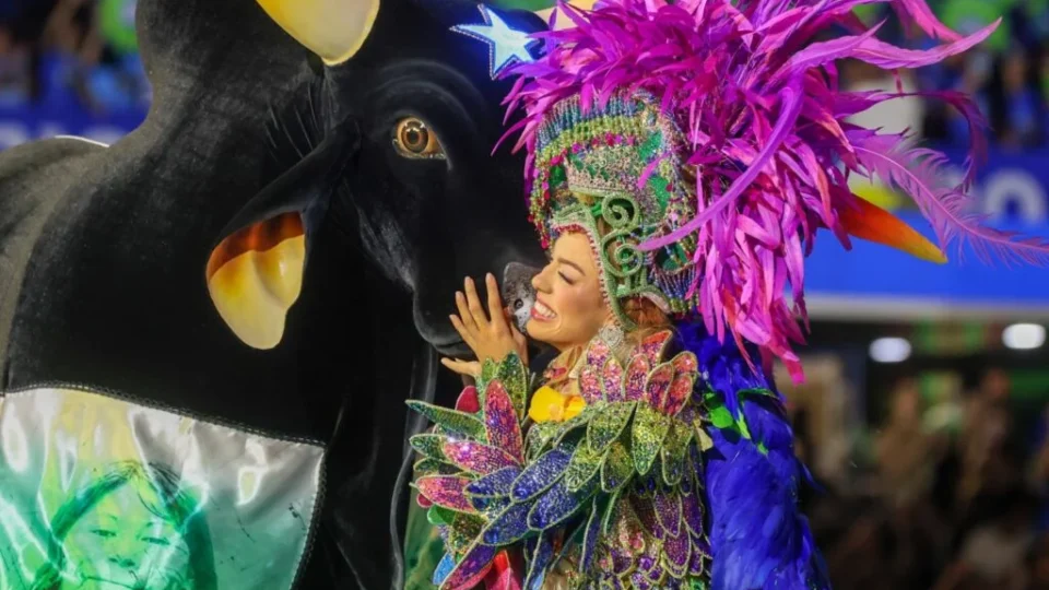 Caprichoso reconquista o topo e vence o 59º Festival de Parintins
