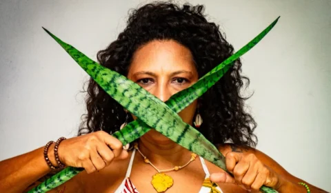 Vívian di Oliveira apresenta show dedicado à obra de Luedji Luna