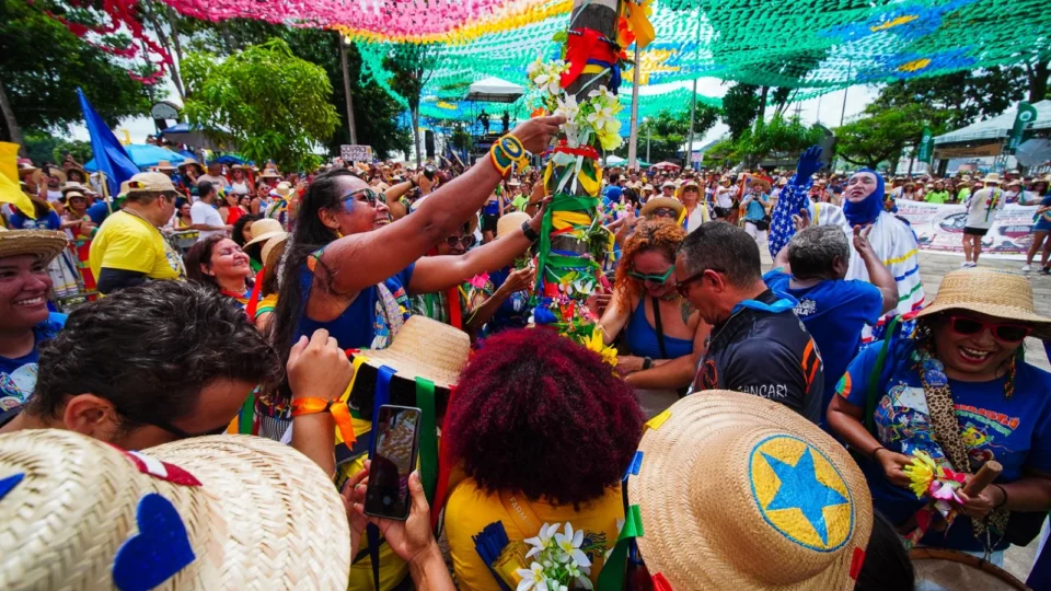 Mais de 140 mil pessoas celebram a cultura amazônica nos Arrastões do Pavulagem 2026