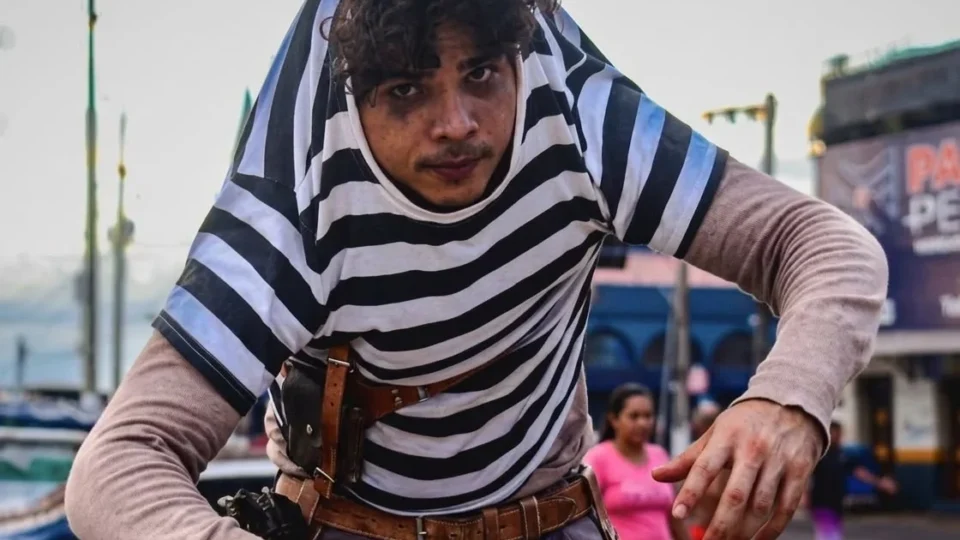 DA AMAZÔNIA PARA OS PALCOS: Jhou Santos reestreia espetáculo em festival de circo em Belém