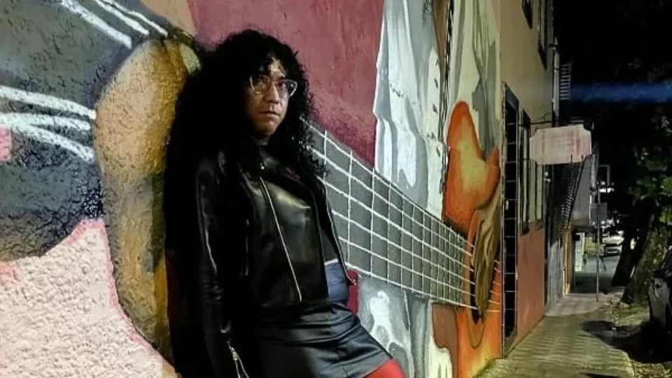Ana Mady lança “Desabrochar”, single que celebra o direito de existir