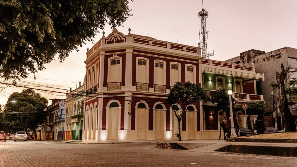 Formação de leitores em Manaus expõe desafios no acesso à leitura e às bibliotecas