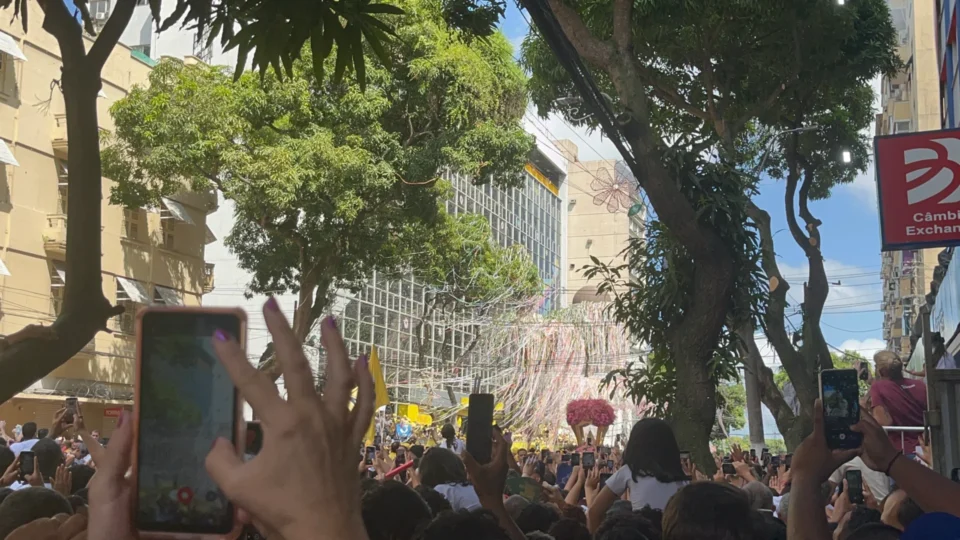 Círio 2026: Com 5 horas de procissão, veja fotos e vídeos da devoção com 2,5 milhões de romeiros