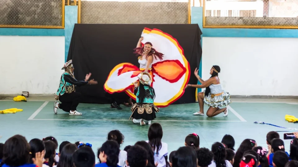 Projeto leva boi-bumbá, cangaço, ciranda e carimbó a estudantes do Amazonas