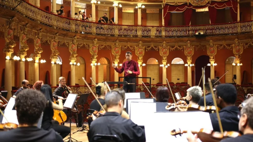 Pianista premiado na Bélgica se apresenta no Teatro Amazonas nesta quinta-feira